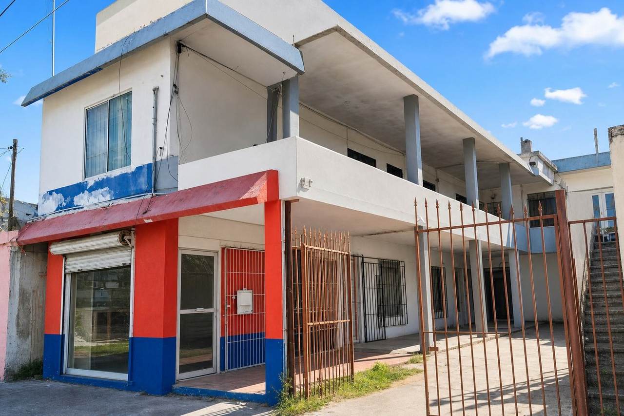 Inmueble comercial en avenida 20 de Noviembre