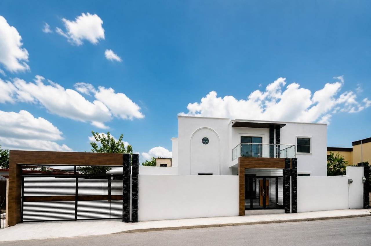 Casa amplia en colonia Longoria